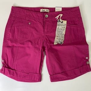 Lei Ashley Trouble Nixie Short in Raspberry Size 11